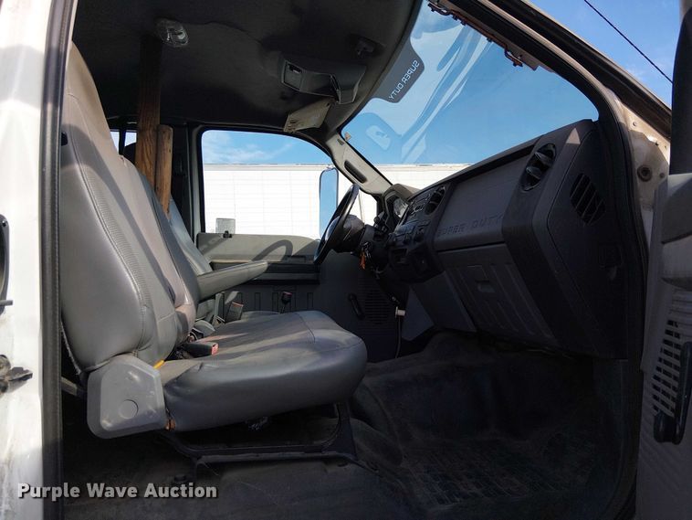 image for item EC1352 2011 Ford F650 Extended Cab chipper truck