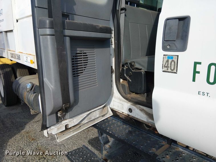 image for item EC1352 2011 Ford F650 Extended Cab chipper truck