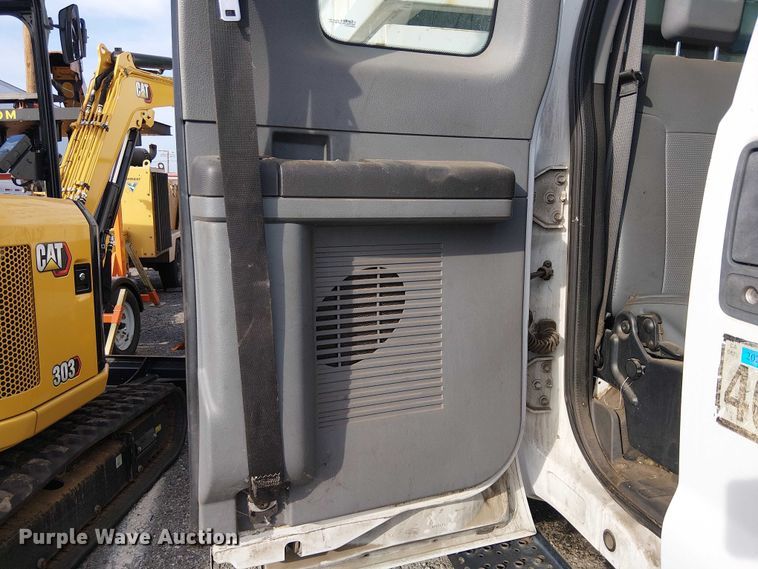 image for item EC1352 2011 Ford F650 Extended Cab chipper truck