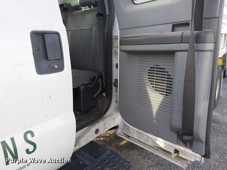 image for item EC1352 2011 Ford F650 Extended Cab chipper truck