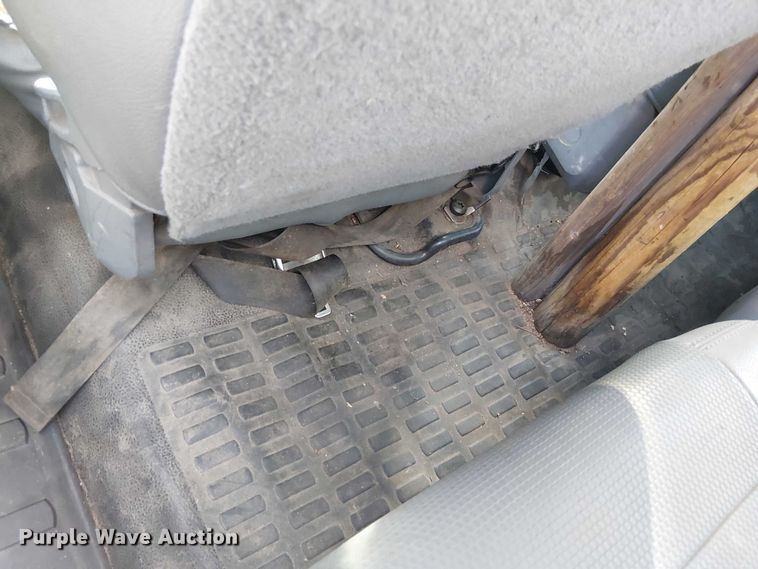 image for item EC1352 2011 Ford F650 Extended Cab chipper truck