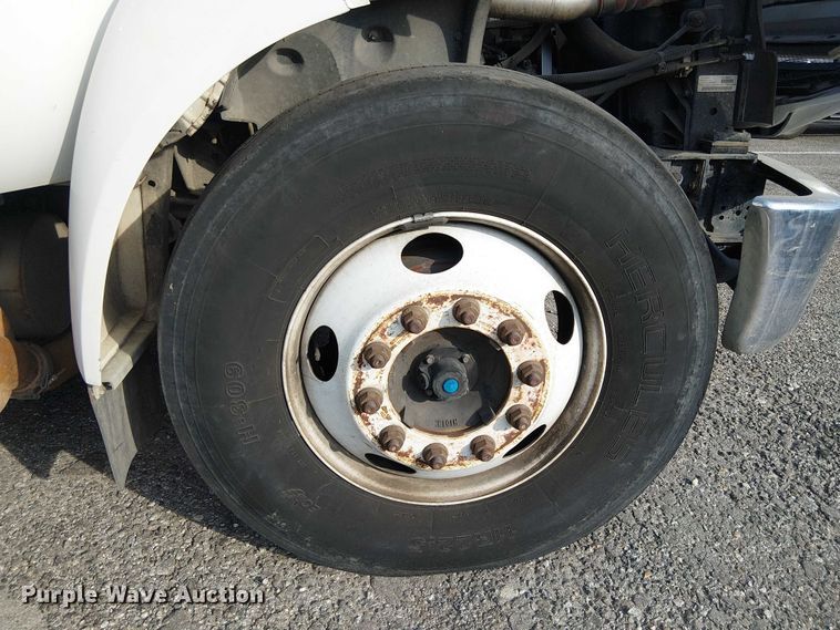 image for item EC1352 2011 Ford F650 Extended Cab chipper truck