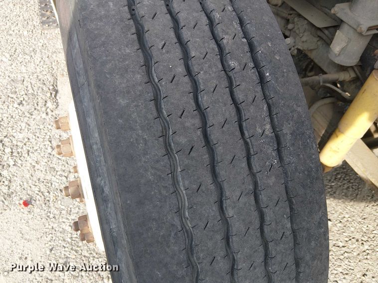 image for item EC1352 2011 Ford F650 Extended Cab chipper truck