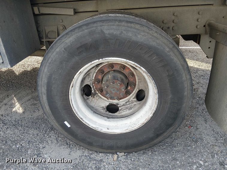 image for item EC1352 2011 Ford F650 Extended Cab chipper truck