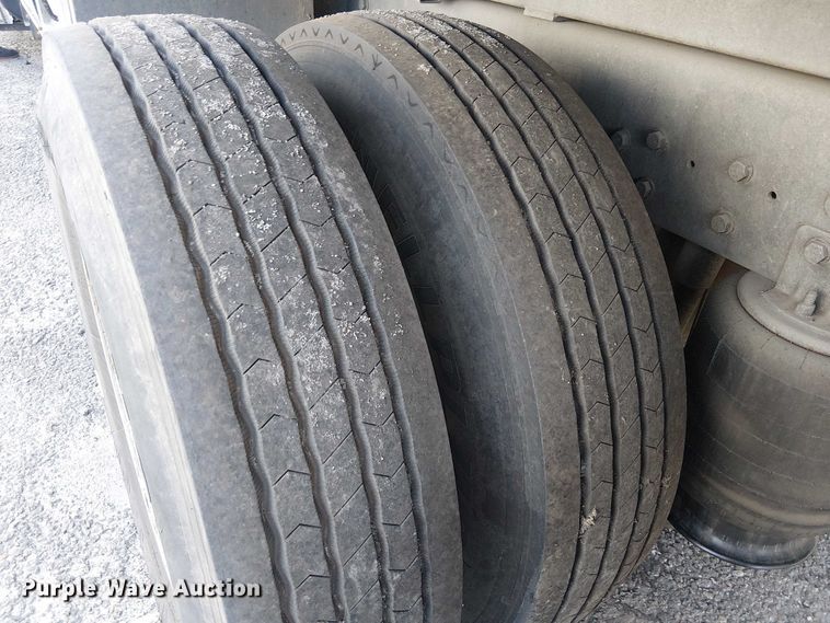 image for item EC1352 2011 Ford F650 Extended Cab chipper truck