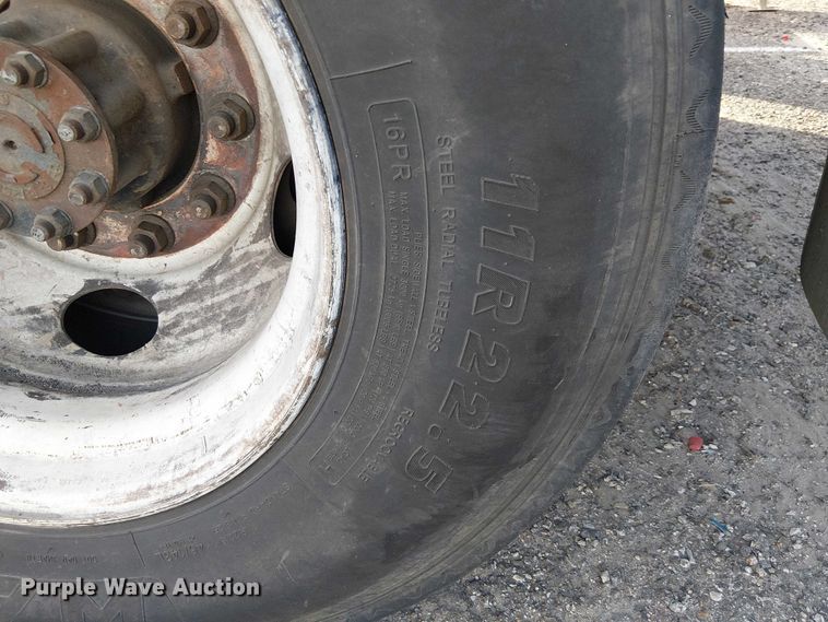 image for item EC1352 2011 Ford F650 Extended Cab chipper truck