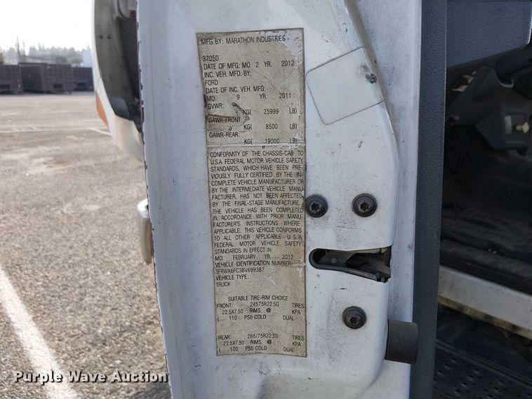 image for item EC1352 2011 Ford F650 Extended Cab chipper truck