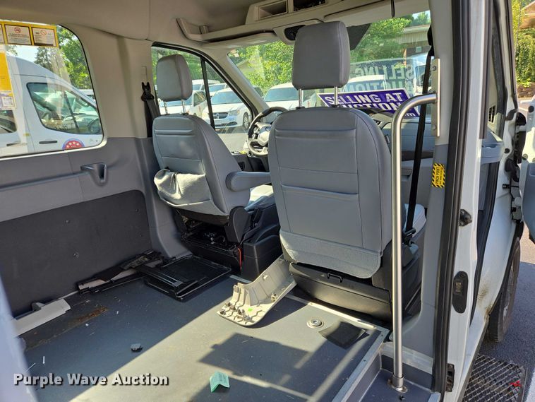 image for item EC4324 2017 Ford Transit 150 delivery van