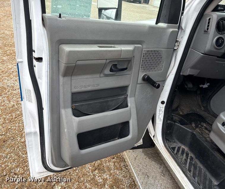 image for item EC4482 2013 Ford E450 Super Duty shuttle bus