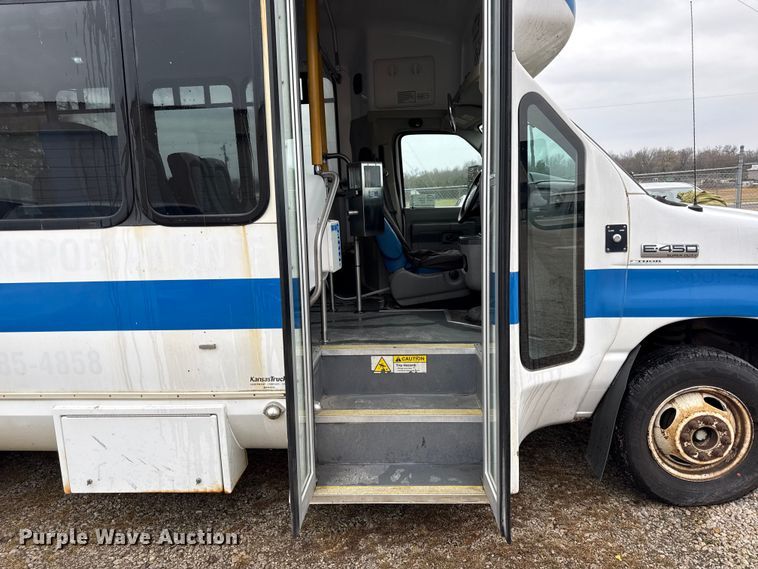 image for item EC4482 2013 Ford E450 Super Duty shuttle bus