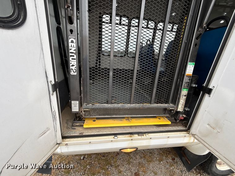 image for item EC4482 2013 Ford E450 Super Duty shuttle bus