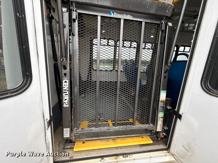 image for item EC4482 2013 Ford E450 Super Duty shuttle bus