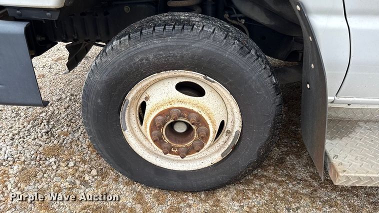 image for item EC4482 2013 Ford E450 Super Duty shuttle bus