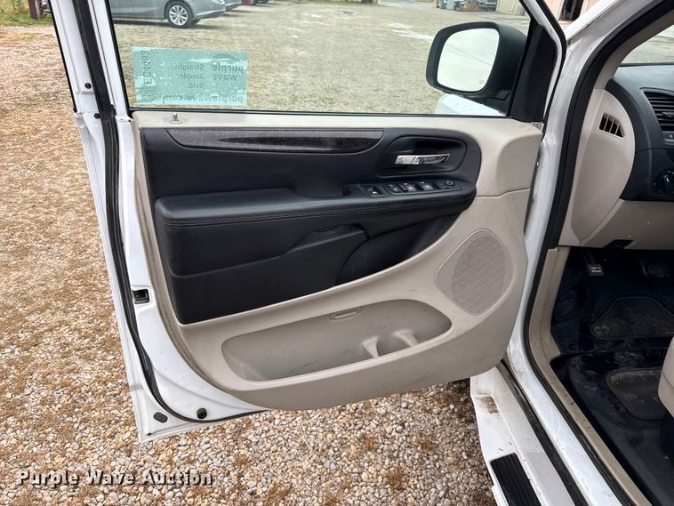 image for item EC4483 2015 Dodge Grand Caravan handicap accessible van