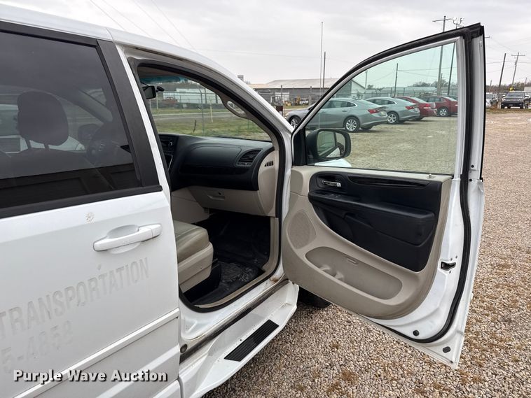 image for item EC4483 2015 Dodge Grand Caravan handicap accessible van