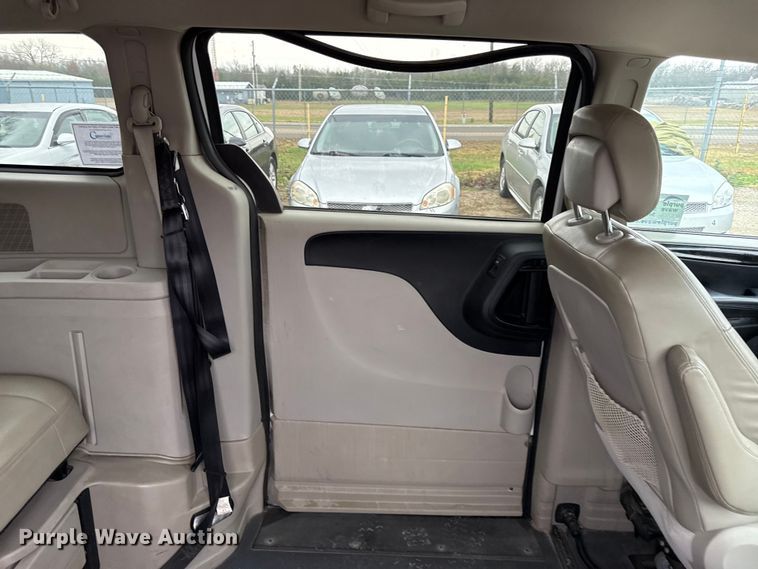 image for item EC4483 2015 Dodge Grand Caravan handicap accessible van
