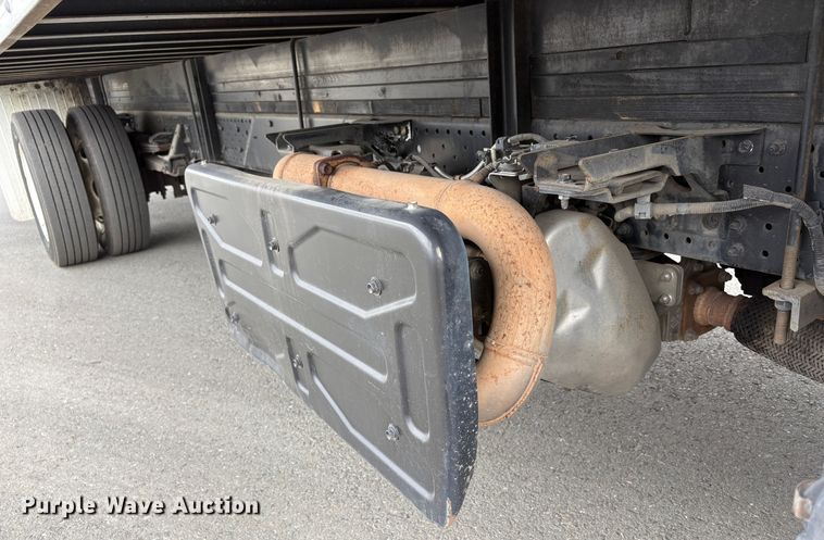 image for item EC8144 2019 Isuzu NRR box truck