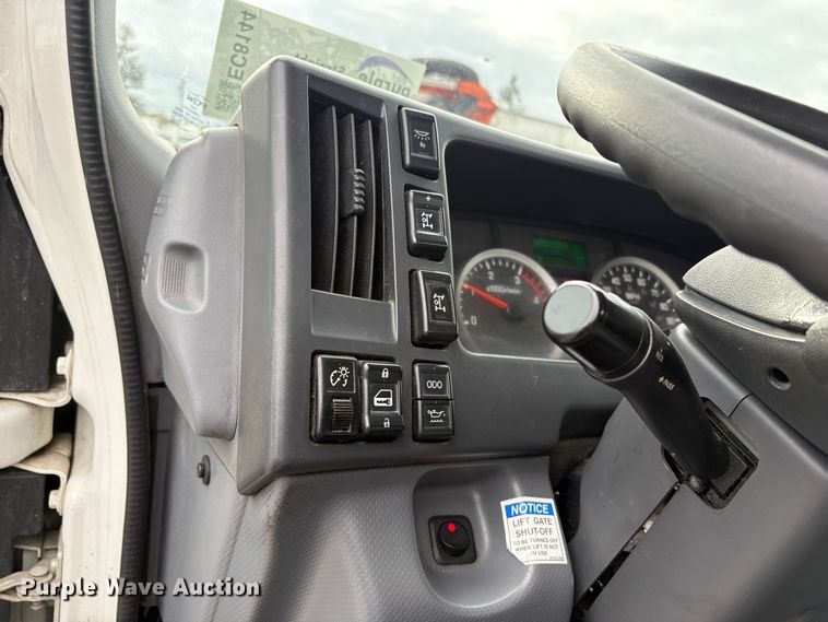 image for item EC8144 2019 Isuzu NRR box truck