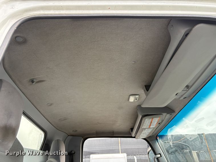 image for item EC8144 2019 Isuzu NRR box truck