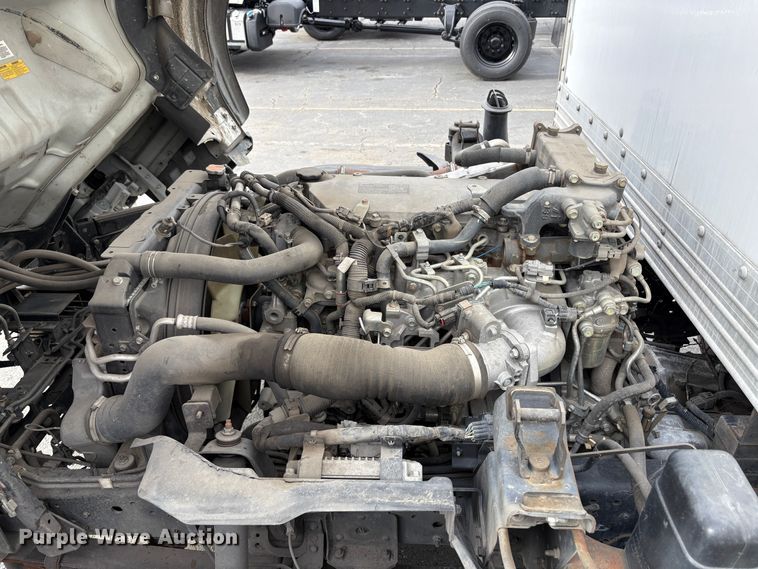 image for item EC8144 2019 Isuzu NRR box truck