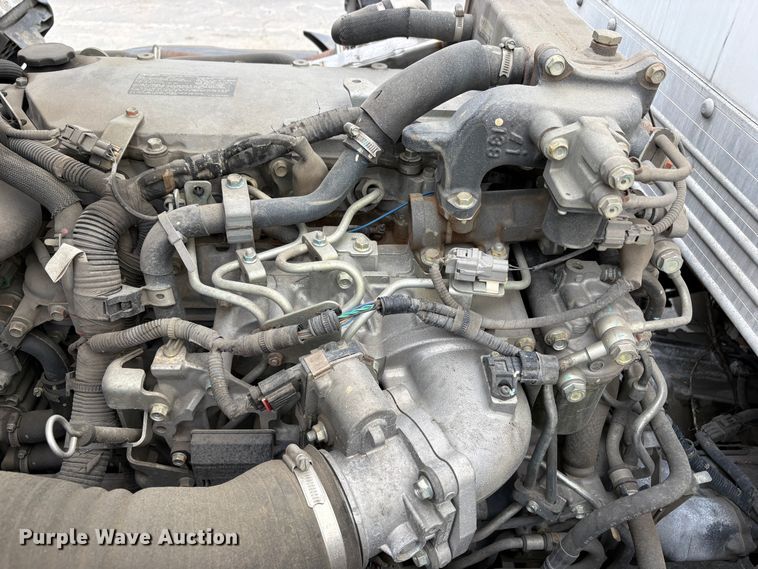 image for item EC8144 2019 Isuzu NRR box truck