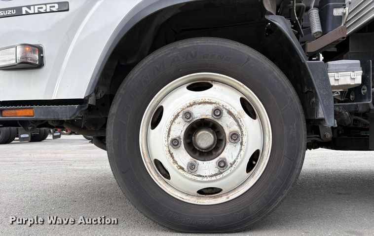 image for item EC8144 2019 Isuzu NRR box truck