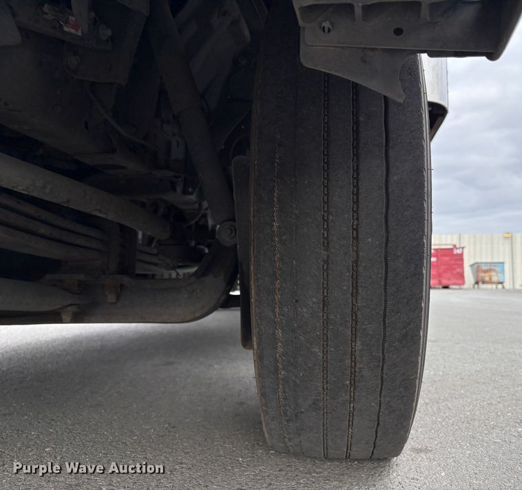 image for item EC8144 2019 Isuzu NRR box truck