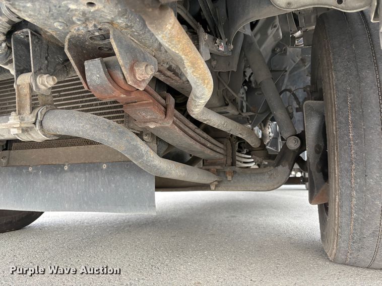 image for item EC8144 2019 Isuzu NRR box truck