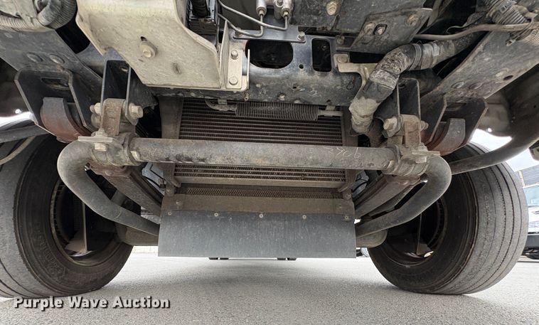 image for item EC8144 2019 Isuzu NRR box truck