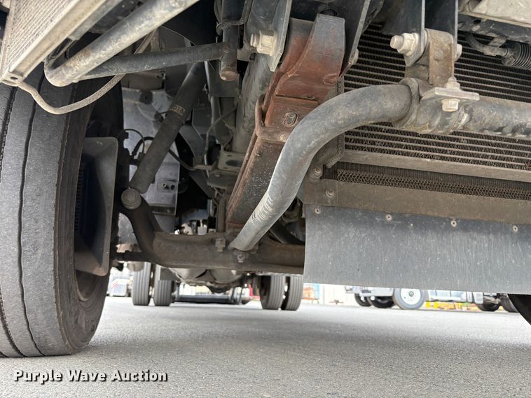 image for item EC8144 2019 Isuzu NRR box truck