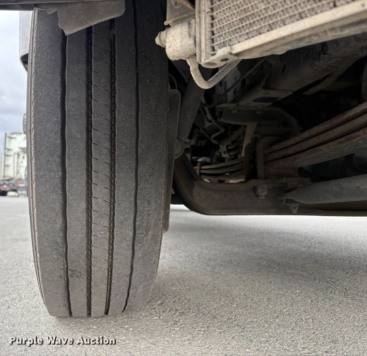 image for item EC8144 2019 Isuzu NRR box truck