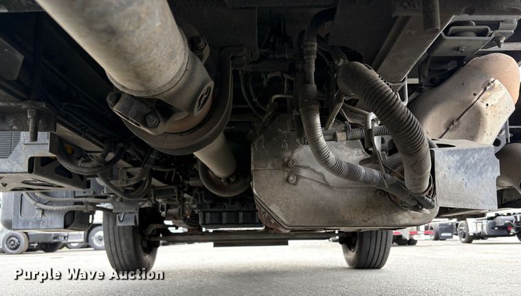 image for item EC8144 2019 Isuzu NRR box truck