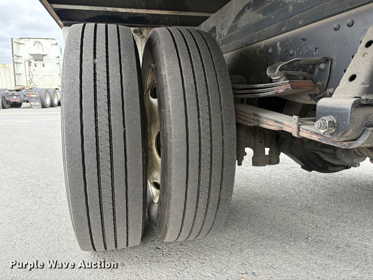 image for item EC8144 2019 Isuzu NRR box truck