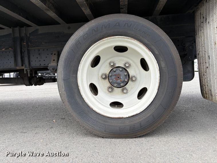 image for item EC8144 2019 Isuzu NRR box truck