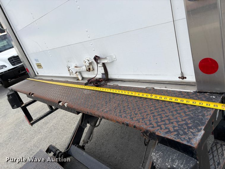 image for item EC8144 2019 Isuzu NRR box truck