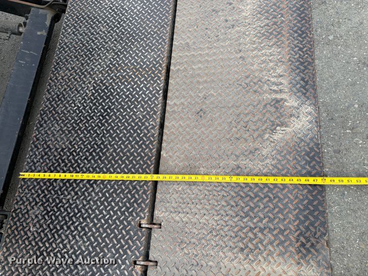 image for item EC8144 2019 Isuzu NRR box truck