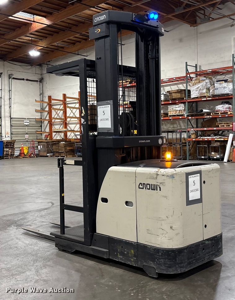 image for item EC8145 2018 Crown SP3520-30 order picker