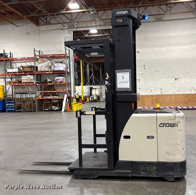 image for item EC8145 2018 Crown SP3520-30 order picker