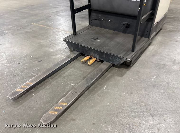 image for item EC8145 2018 Crown SP3520-30 order picker