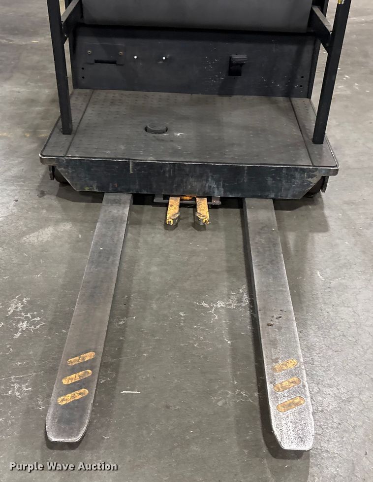 image for item EC8145 2018 Crown SP3520-30 order picker