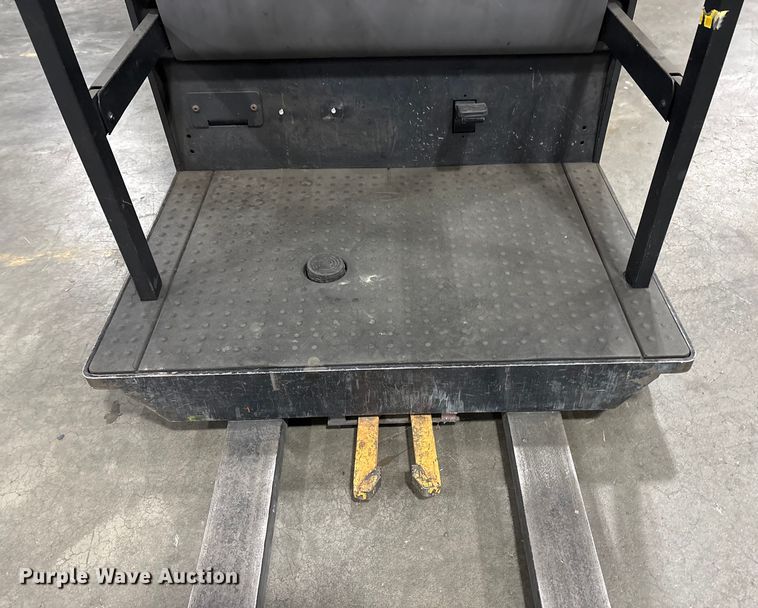 image for item EC8145 2018 Crown SP3520-30 order picker