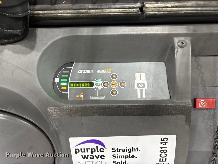 image for item EC8145 2018 Crown SP3520-30 order picker