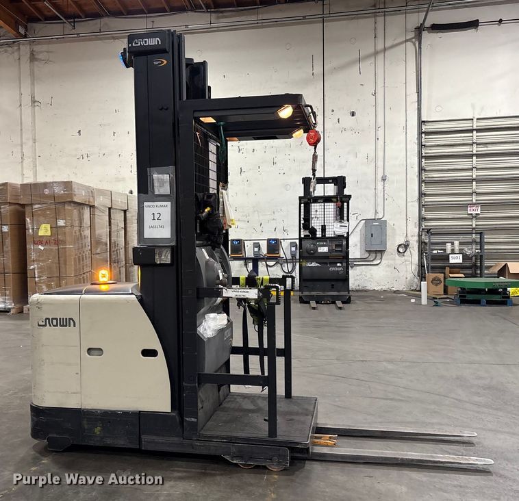 image for item EC8146 2018 Crown SP3520-30 order picker