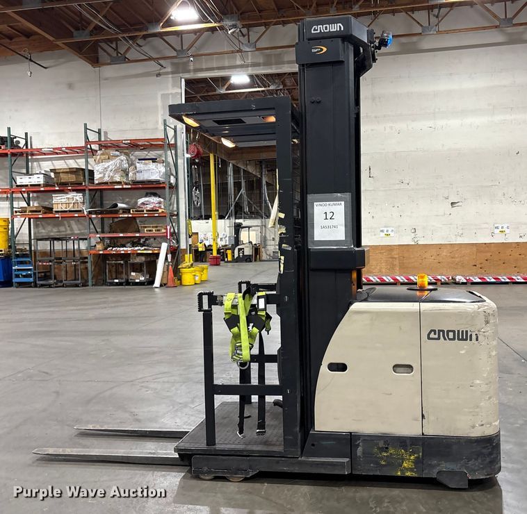 image for item EC8146 2018 Crown SP3520-30 order picker