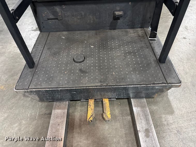 image for item EC8146 2018 Crown SP3520-30 order picker