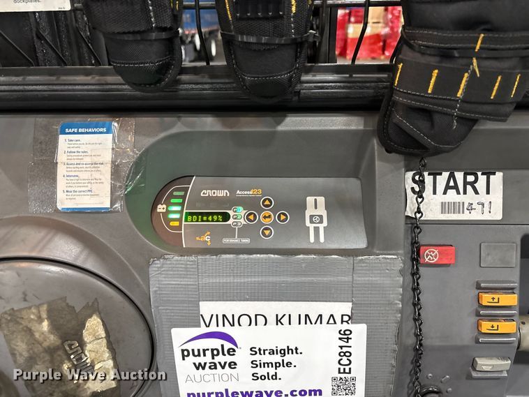 image for item EC8146 2018 Crown SP3520-30 order picker