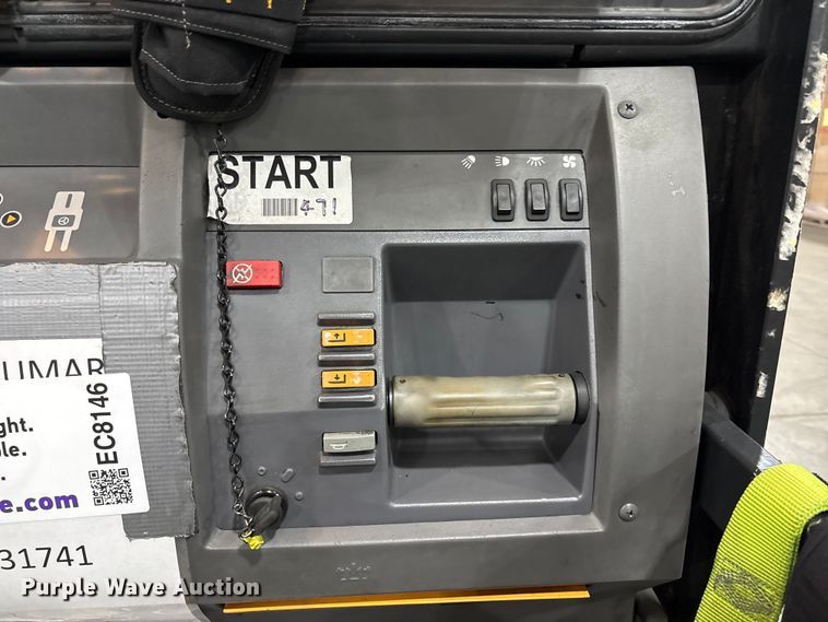 image for item EC8146 2018 Crown SP3520-30 order picker