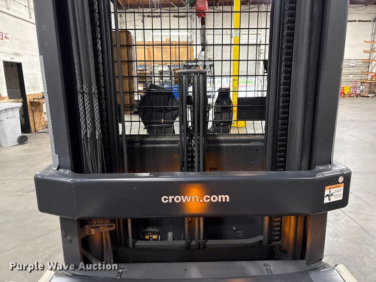 image for item EC8146 2018 Crown SP3520-30 order picker