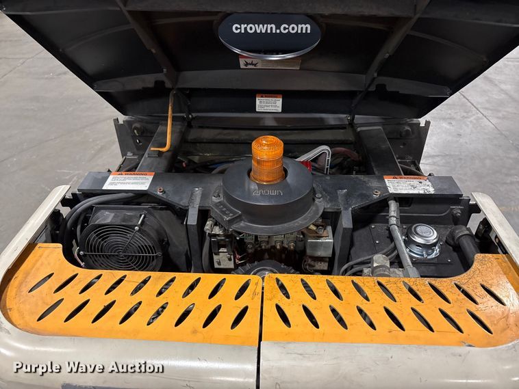 image for item EC8146 2018 Crown SP3520-30 order picker