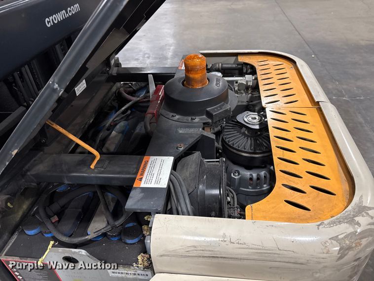 image for item EC8146 2018 Crown SP3520-30 order picker